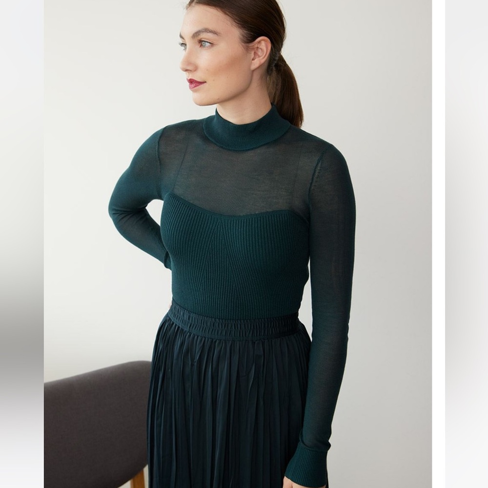 Signature by Reitmans Sheer Turtleneck knit Sweater (m)
